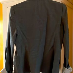 Aritzia blazer barely worn, size 6